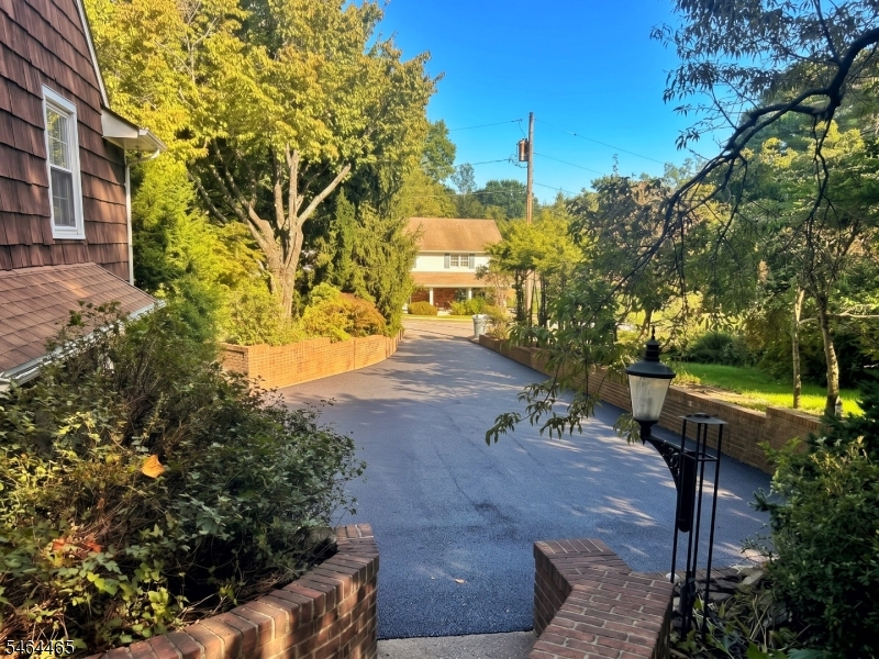 26 Faber Dr Property Photo 11