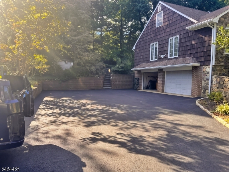 26 Faber Dr Property Photo 12
