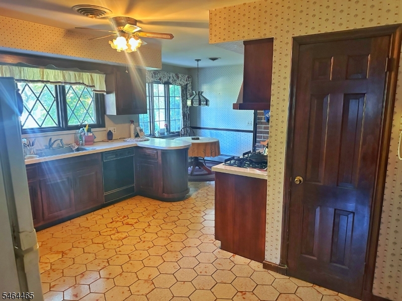 26 Faber Dr Property Photo 19