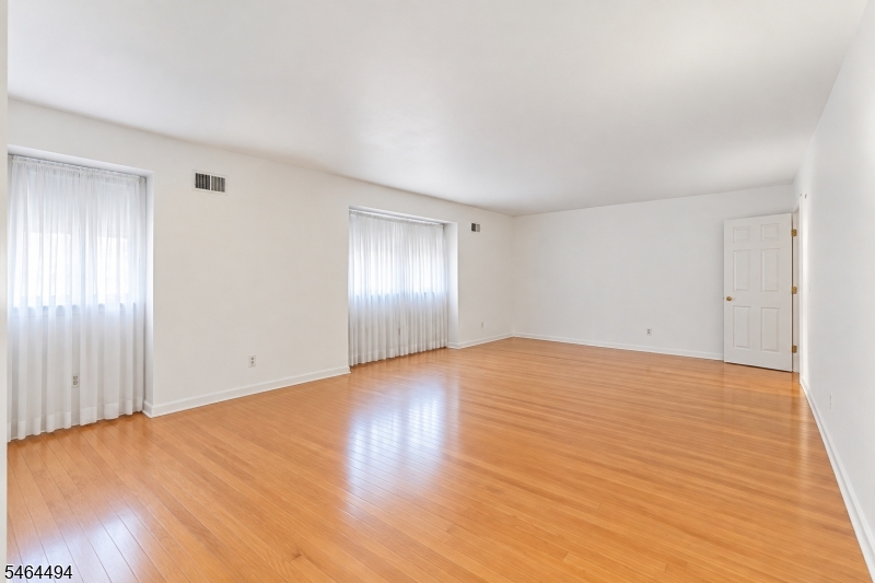224 Prospect St 6b Property Photo 9