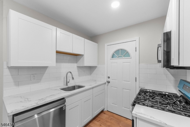 925 Middlesex St Property Photo 16