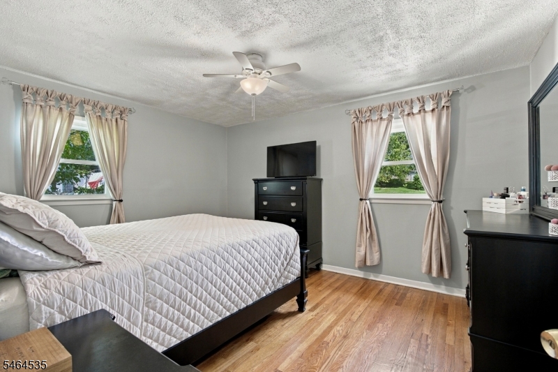57 Lakeview Ave Property Photo 12