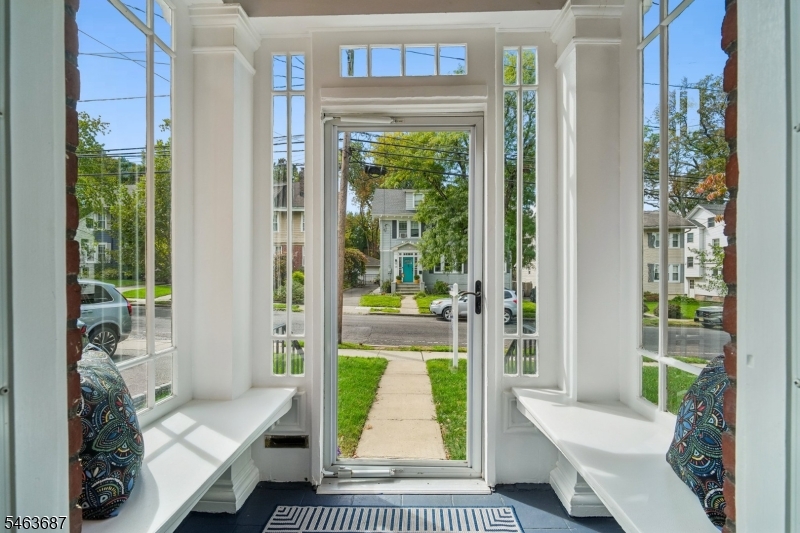 53 Park Ave Property Photo 3