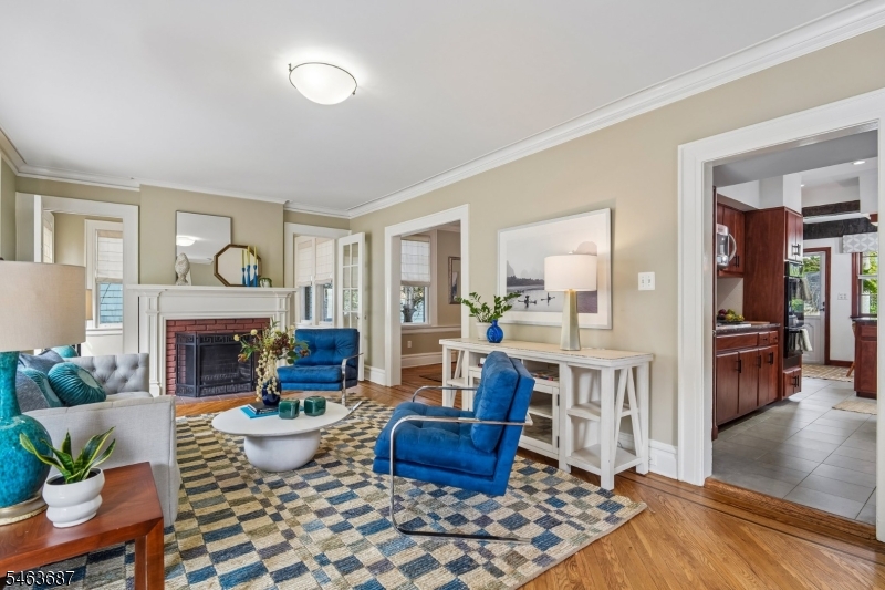 53 Park Ave Property Photo 4
