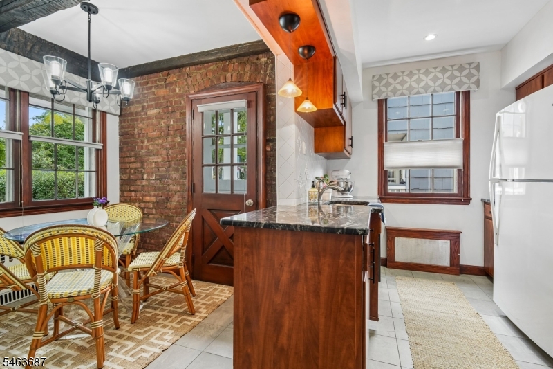 53 Park Ave Property Photo 12