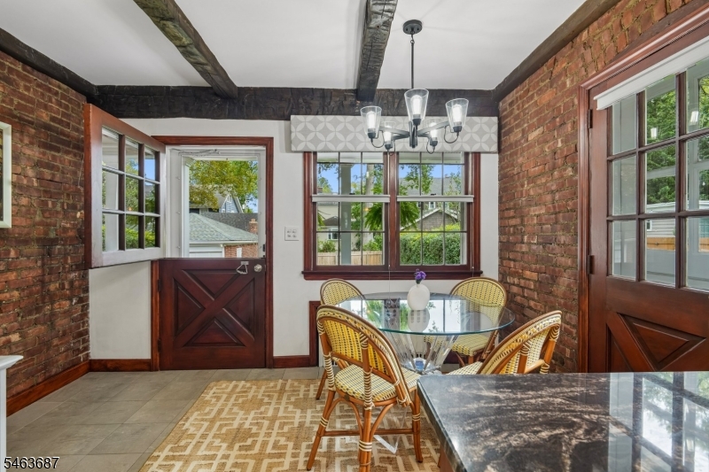 53 Park Ave Property Photo 14
