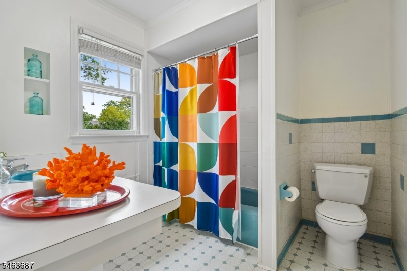 53 Park Ave Property Photo 25