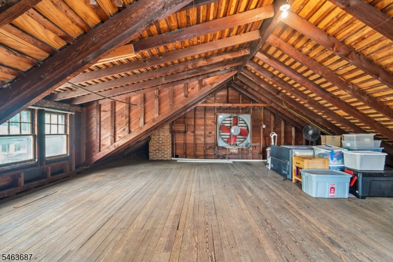 53 Park Ave Property Photo 31