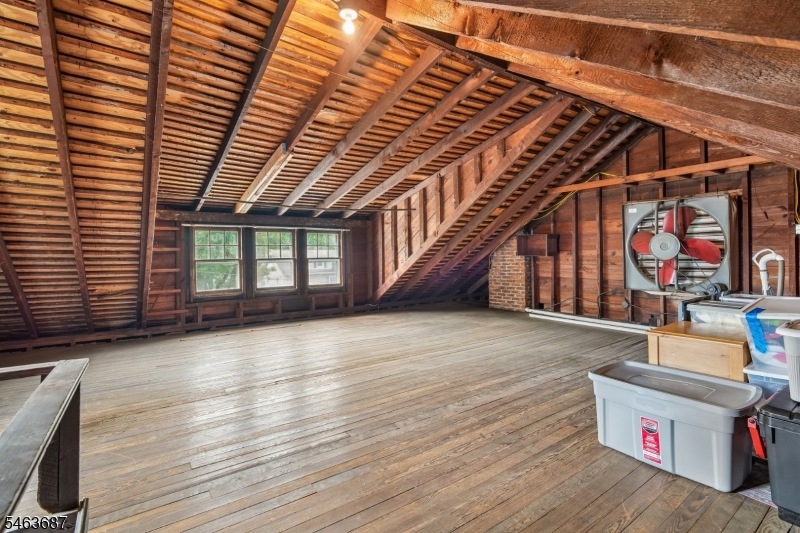 53 Park Ave Property Photo 32