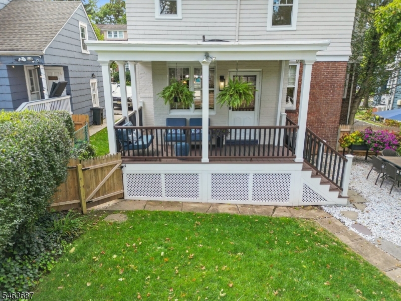 53 Park Ave Property Photo 34