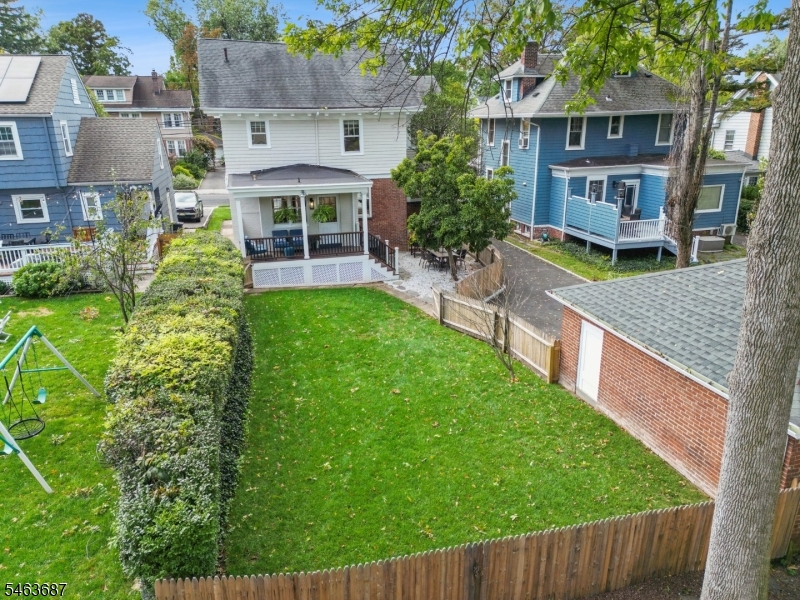53 Park Ave Property Photo 36