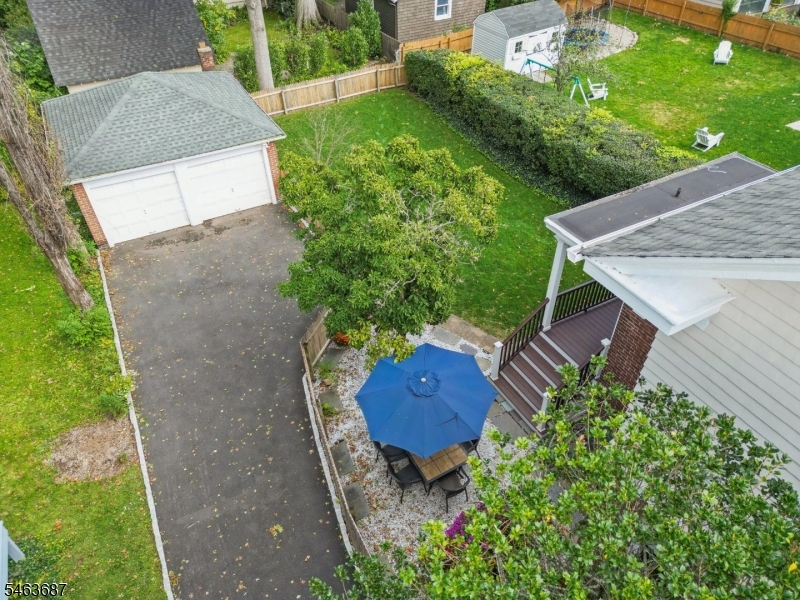 53 Park Ave Property Photo 42