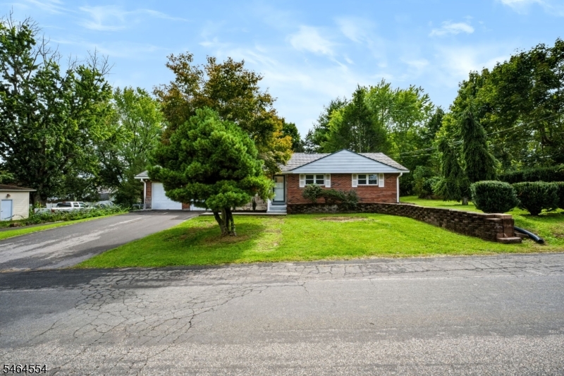 644 Pursel St Property Photo 1