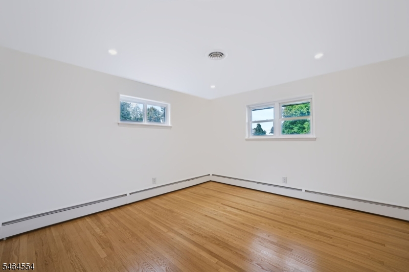 644 Pursel St Property Photo 16