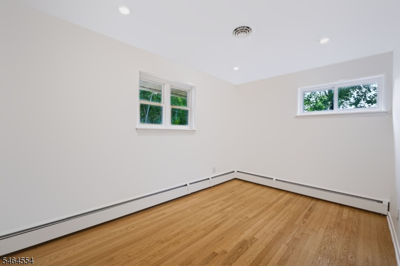 644 Pursel St Property Photo 18