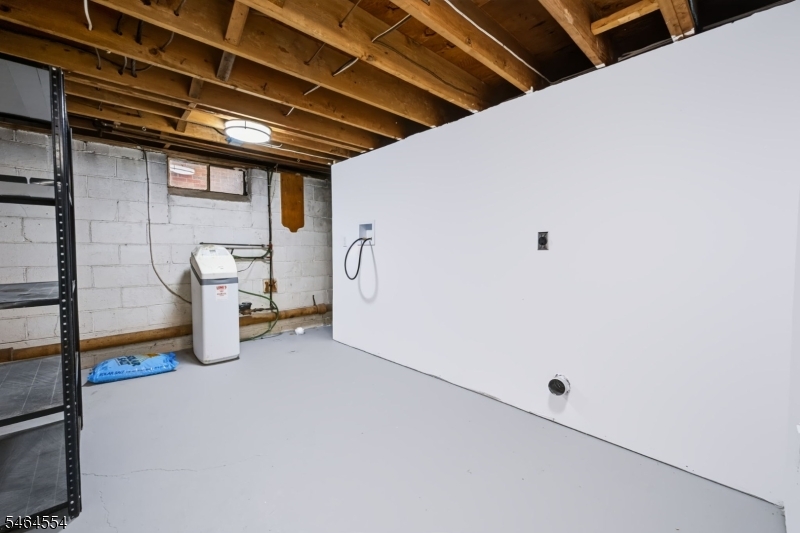 644 Pursel St Property Photo 29