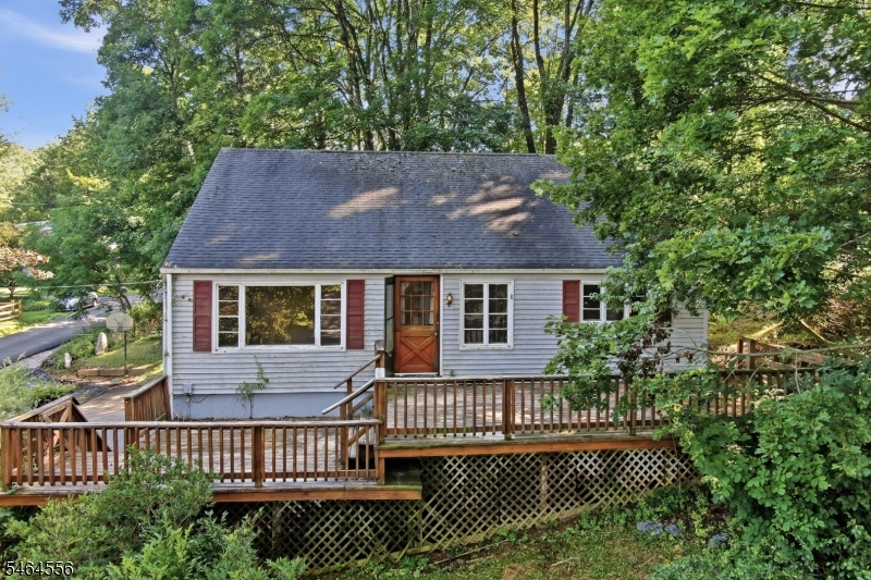 15 Roosevelt Ave Property Photo 1