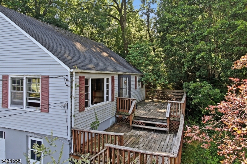 15 Roosevelt Ave Property Photo 2