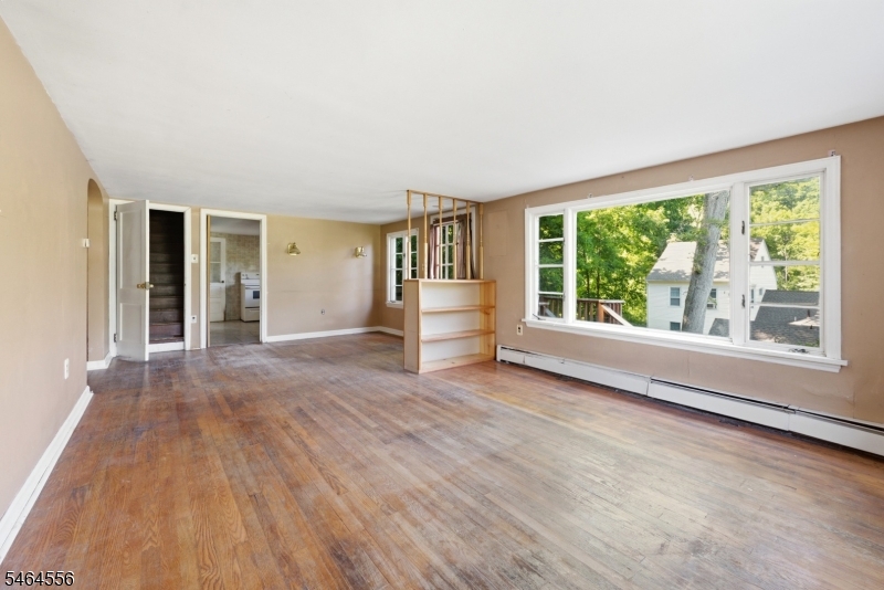 15 Roosevelt Ave Property Photo 6