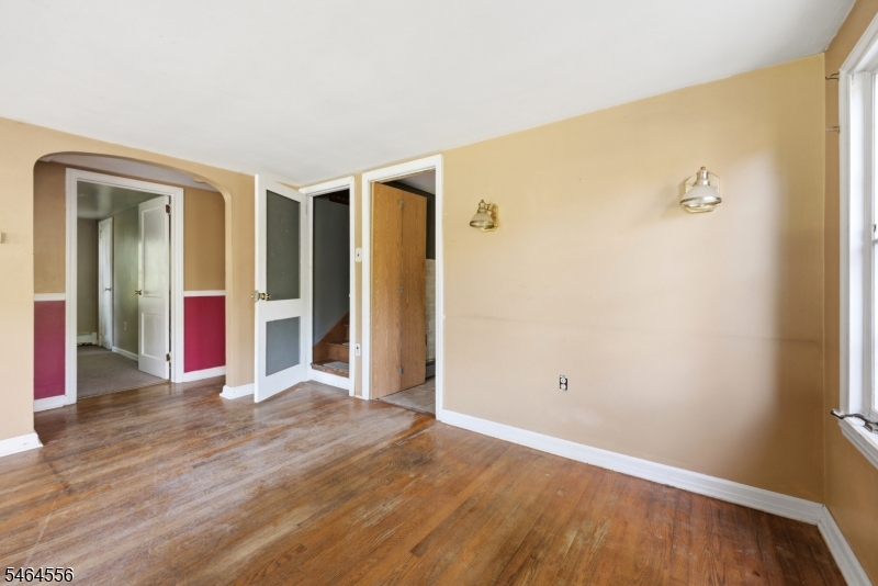 15 Roosevelt Ave Property Photo 7