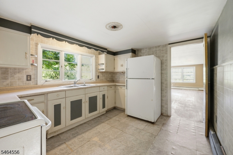 15 Roosevelt Ave Property Photo 8