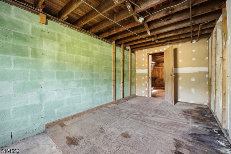 15 Roosevelt Ave Property Photo 24
