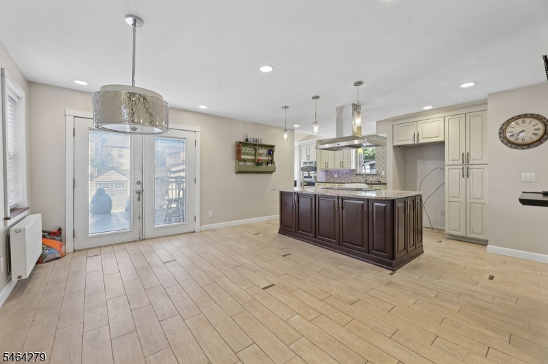 233 15 Street Property Photo 5