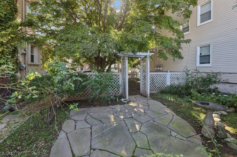 233 15 Street Property Photo 24