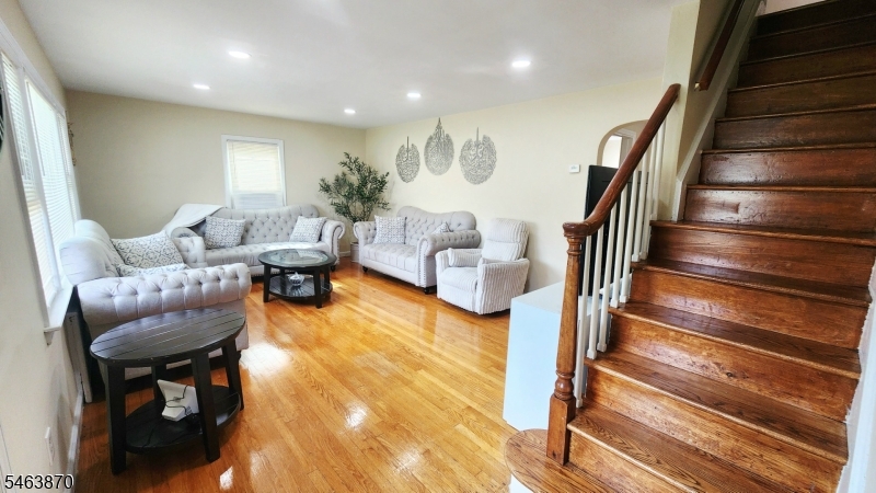 11 Brookhill Pl Property Photo 4