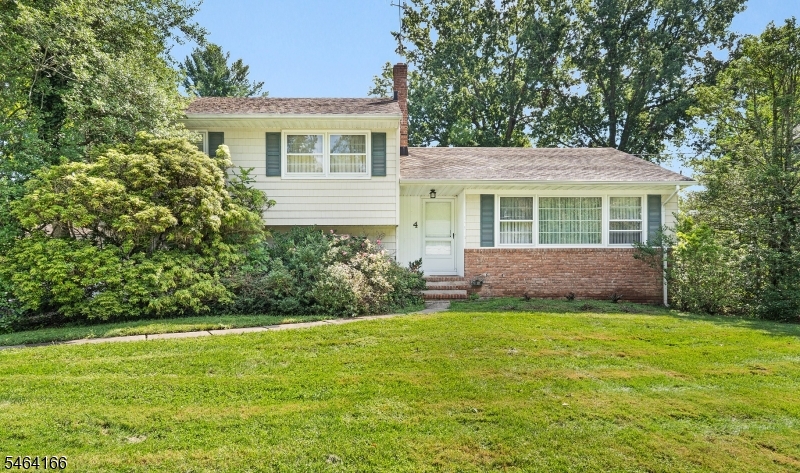4 Pierson Ln Property Photo 1