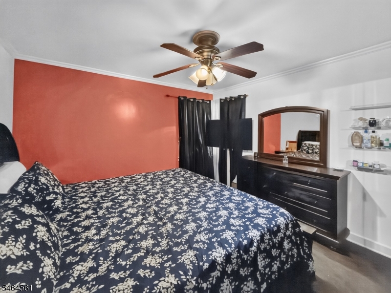 615 Lindegar St Property Photo 6