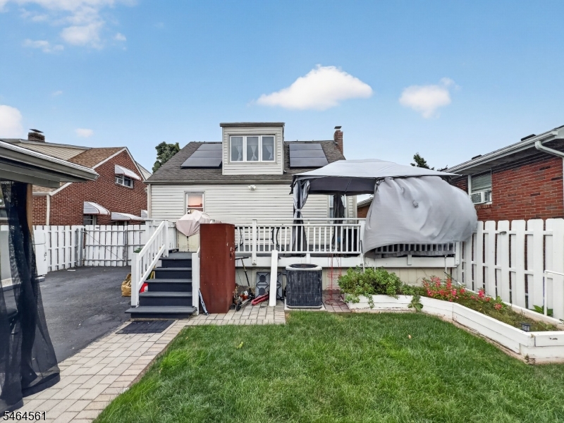 615 Lindegar St Property Photo 19