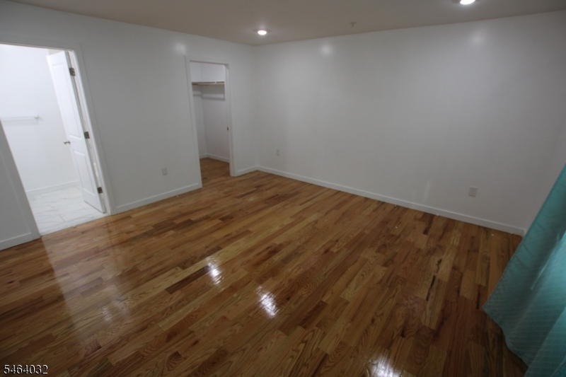 106 Grove Ter Property Photo 5