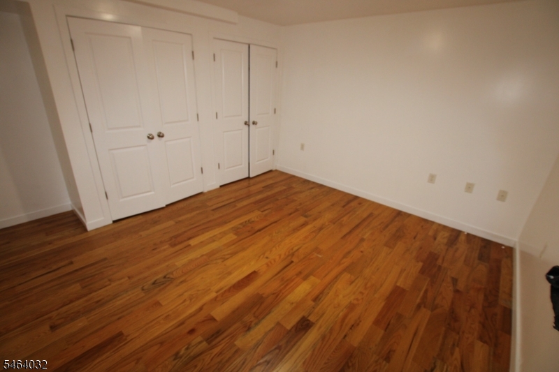 106 Grove Ter Property Photo 7