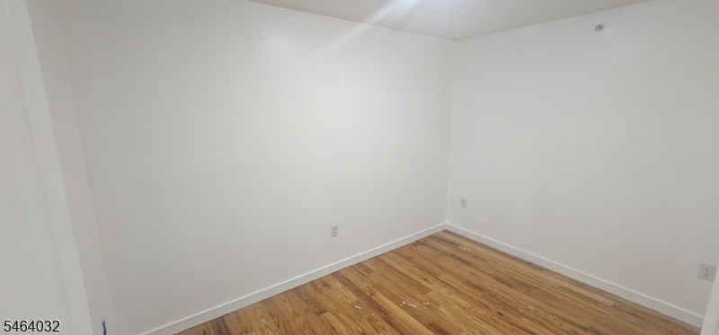 106 Grove Ter Property Photo 8