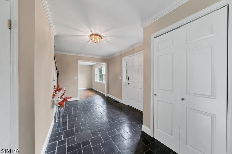 5 Fleming Ct Property Photo 4