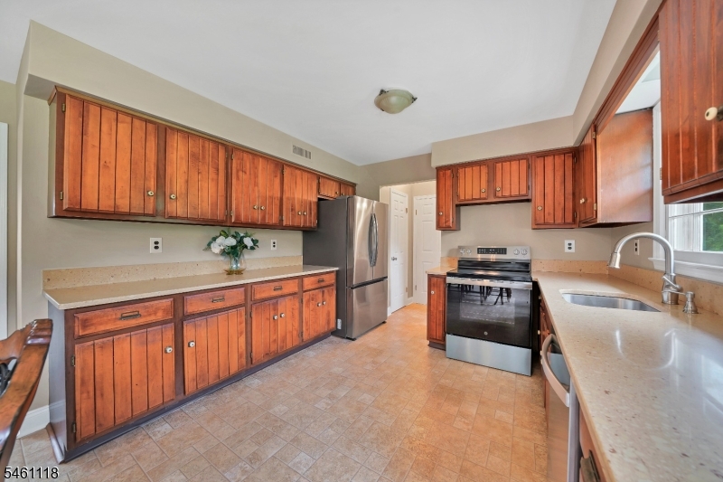 5 Fleming Ct Property Photo 11