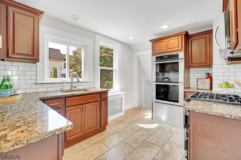 345 Broughton Ave Property Photo 12