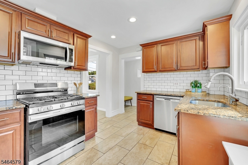 345 Broughton Ave Property Photo 14