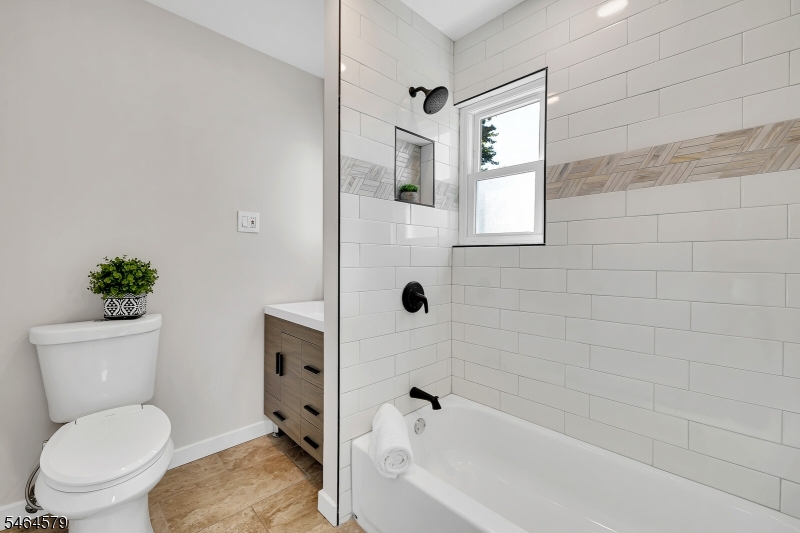 345 Broughton Ave Property Photo 23