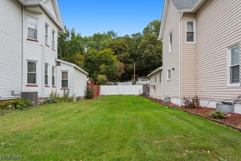39 Clinton St Property Photo 2