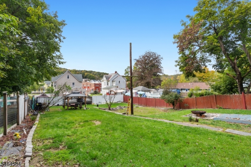 39 Clinton St Property Photo 27