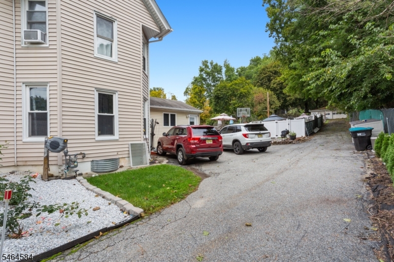 39 Clinton St Property Photo 31