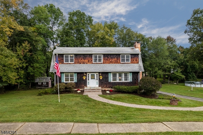 183 Eyland Ave Property Photo 1