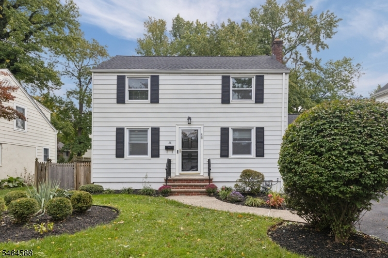 28 Laurel Pl Property Photo 2