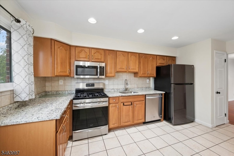 662 Marshall Rd Property Photo 4