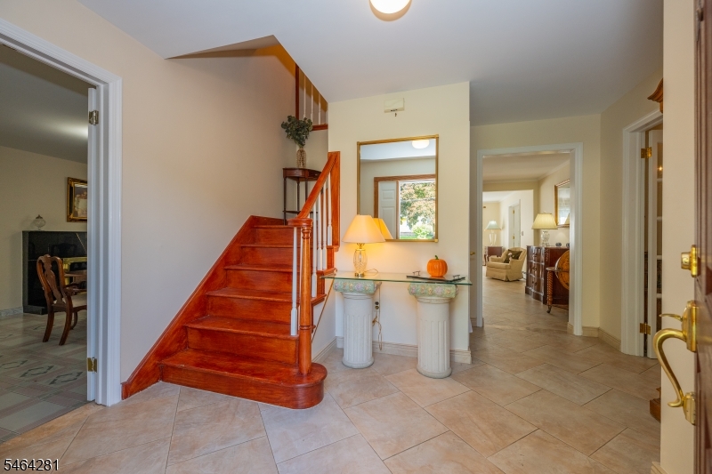 2 Glencove Rd Property Photo 2