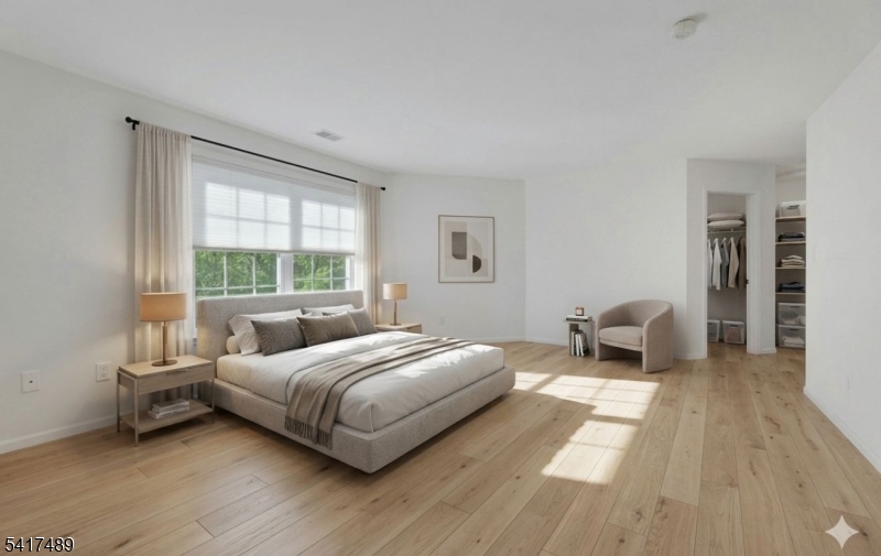28 Berkeley Sq Property Photo 9