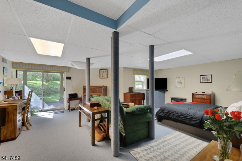 28 Berkeley Sq Property Photo 16
