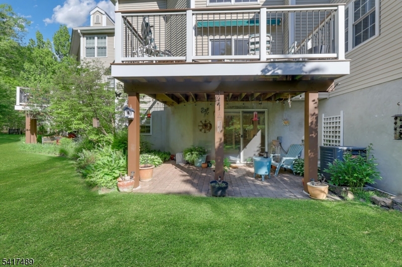 28 Berkeley Sq Property Photo 24